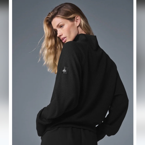 ALO Yoga Waffle Weekend Escape Mock Neck Long Sleeve Black Sweatshirt Top - Picture 3 of 11